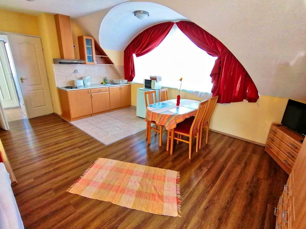 Villa Aida Apartman Hajduszoboszlo Exterior photo