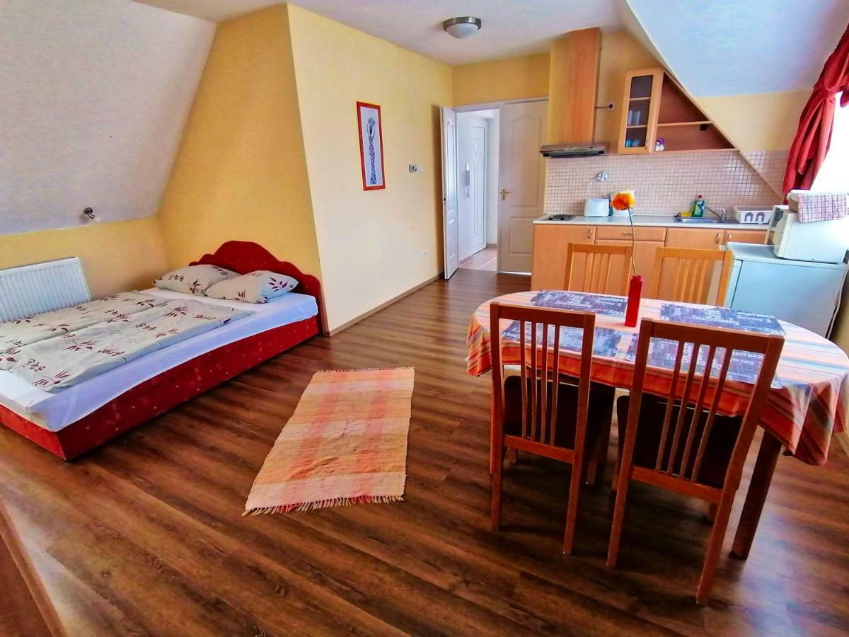 Villa Aida Apartman Hajduszoboszlo Exterior photo