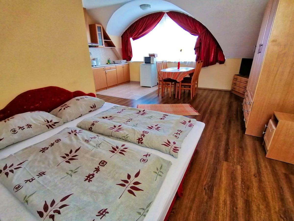 Villa Aida Apartman Hajduszoboszlo Exterior photo
