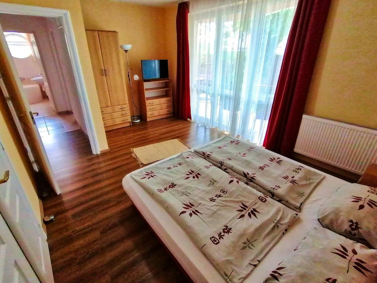 Villa Aida Apartman Hajduszoboszlo Exterior photo