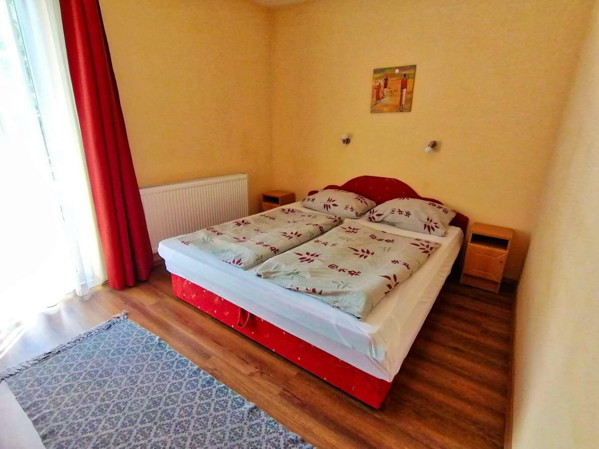 Villa Aida Apartman Hajduszoboszlo Exterior photo