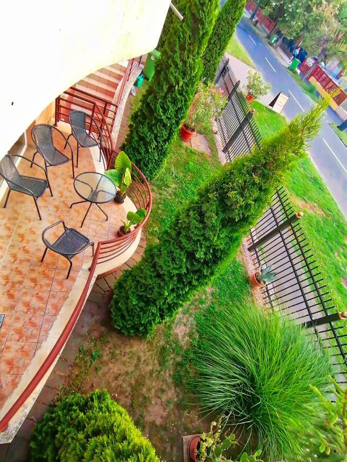 Villa Aida Apartman Hajduszoboszlo Exterior photo