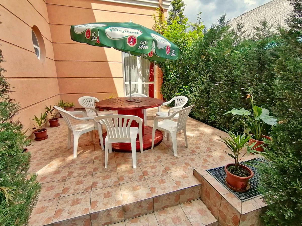 Villa Aida Apartman Hajduszoboszlo Exterior photo
